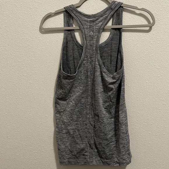 Grey Lululemon workout tank - Picture 4 of 4